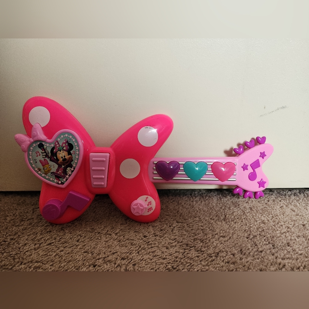Disney Minnie Mouse Rocking Guitar